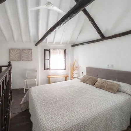 Roomcity Silencio Old Town - Roof Apartment *
